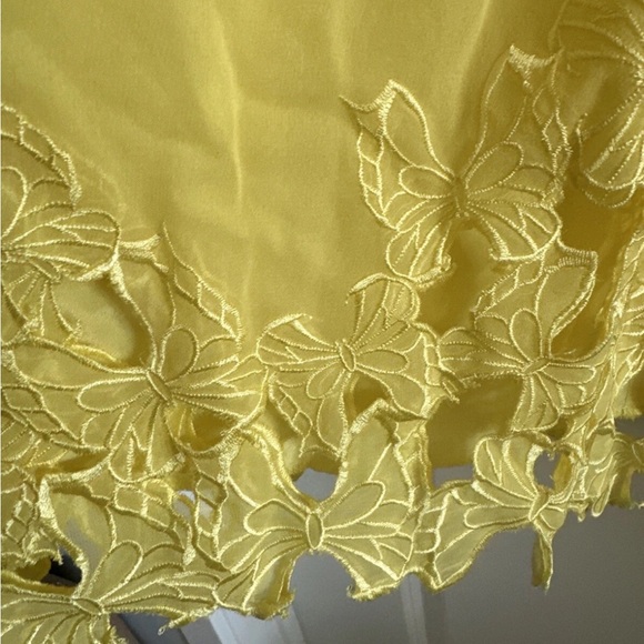 Yellow Butterfly Embroidered Sleeveless Dress - Picture 3 of 5